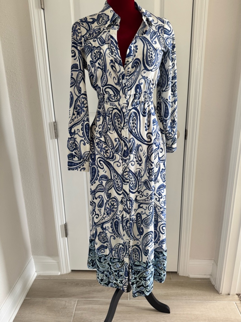 Zara White and Navy Paisley Maxi Shirt Dress